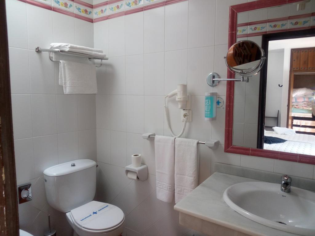 Hostal Gran Capitan Chipiona Eksteriør billede